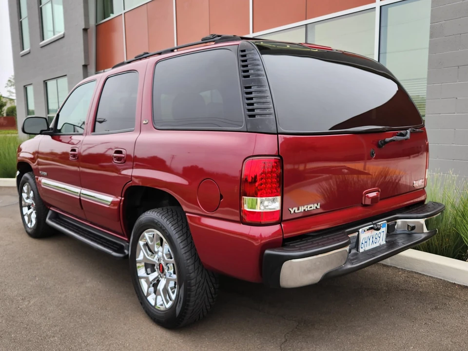 2005 GMC Yukon 2nd Gen - Image 18 of 31