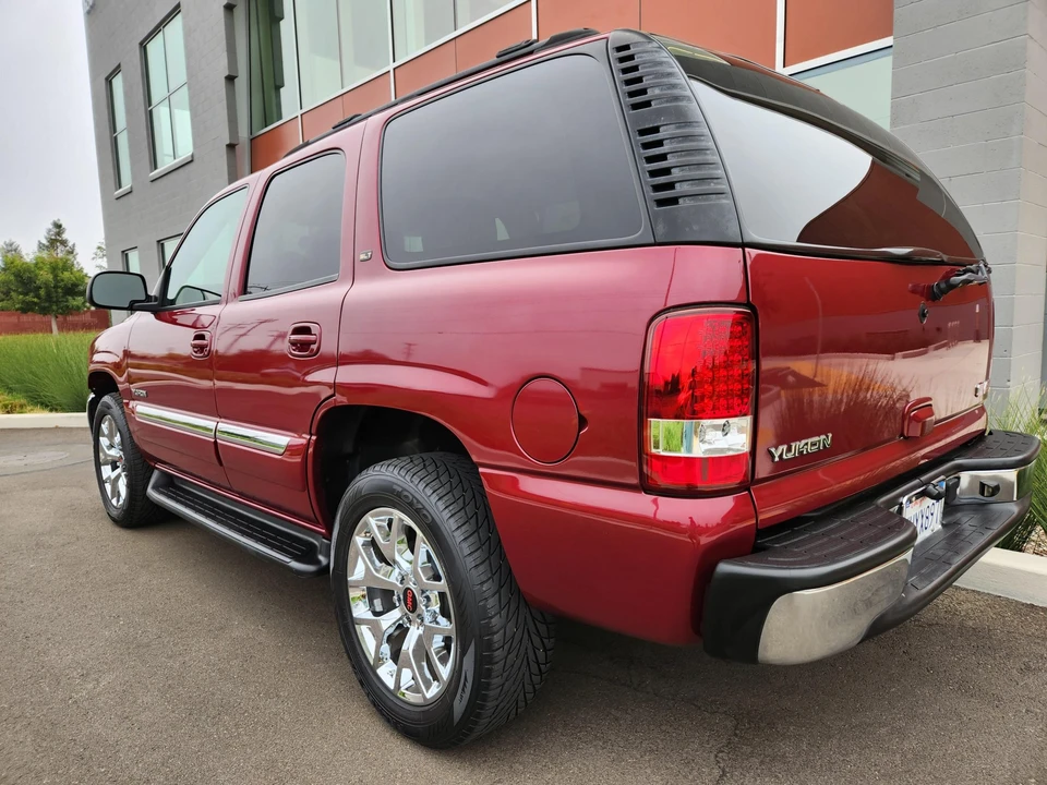 2005 GMC Yukon 2nd Gen - Image 16 of 31