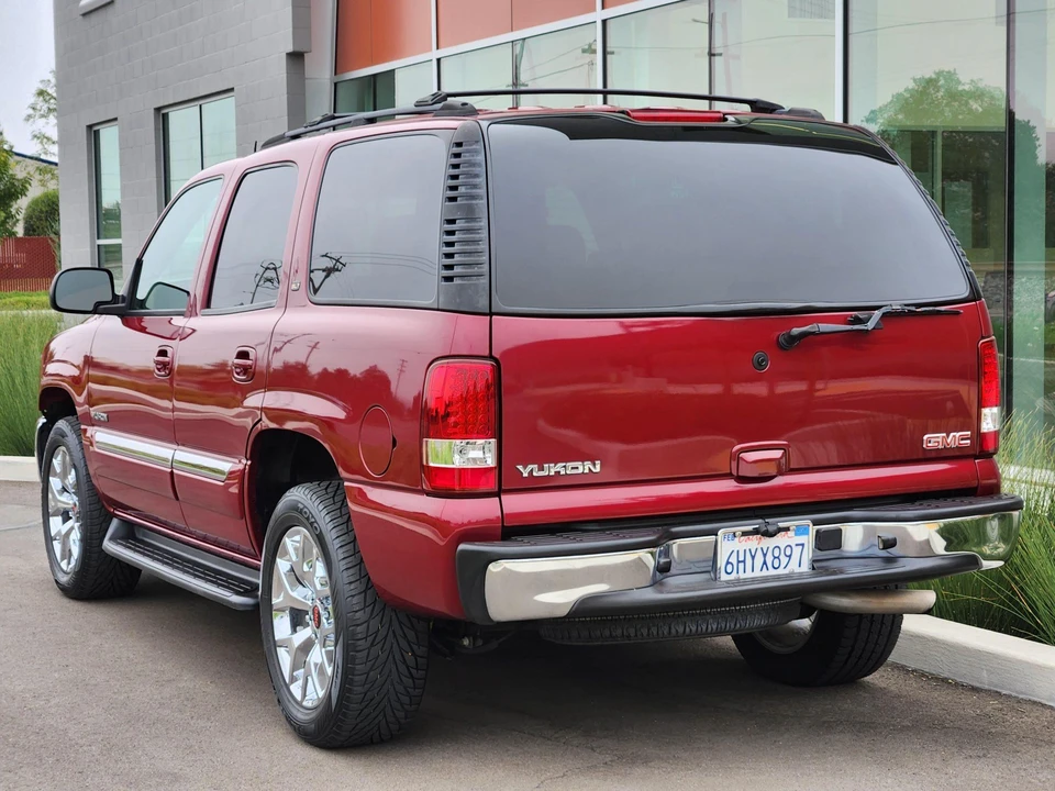 2005 GMC Yukon 2nd Gen - Image 19 of 31