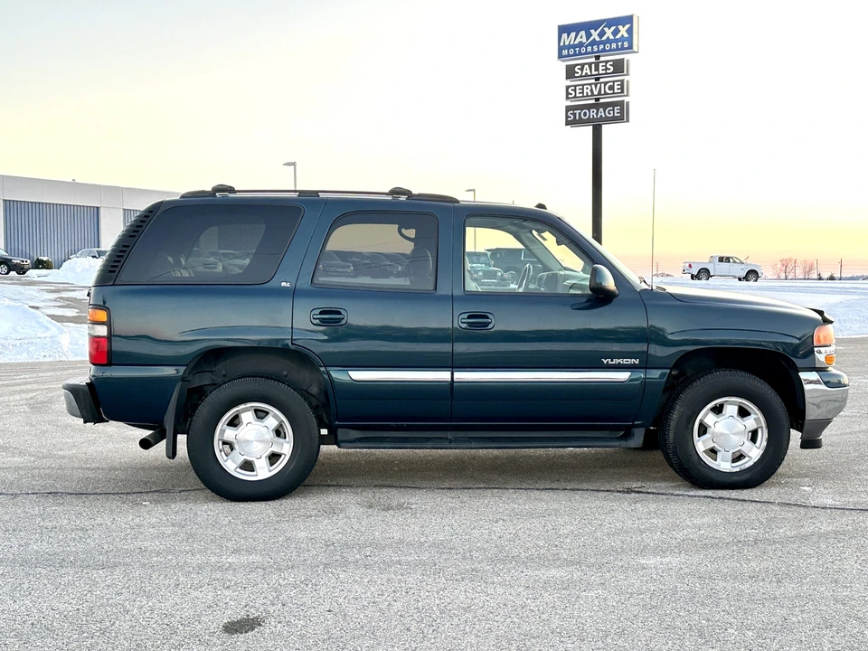 2005 GMC Yukon 2nd Gen - Image 17 of 31