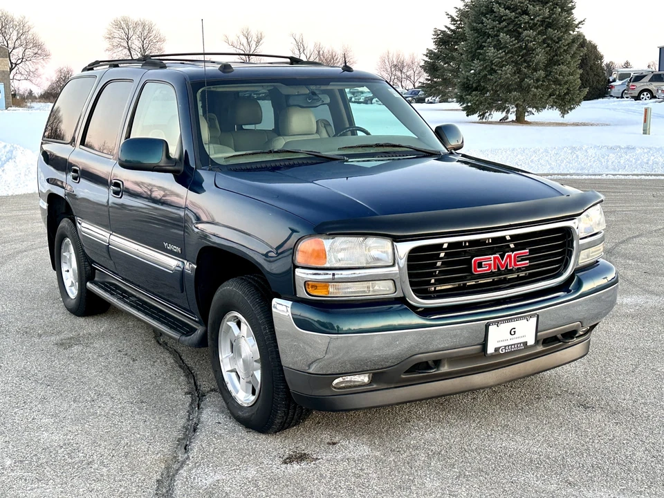 2005 GMC Yukon 2nd Gen - Image 2 of 31