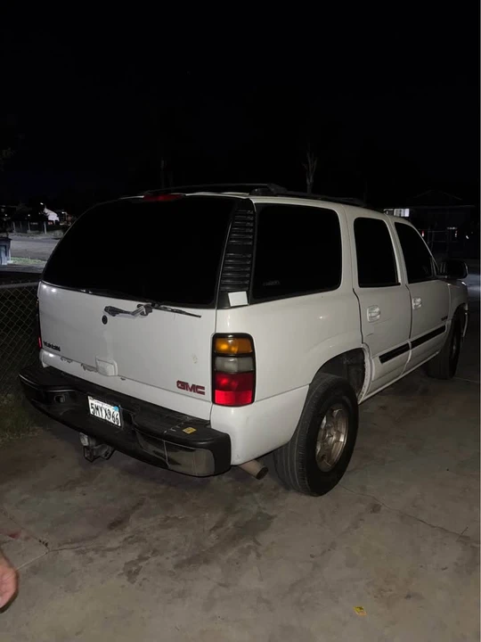 2005 GMC Yukon 2nd Gen - Image 2 of 6