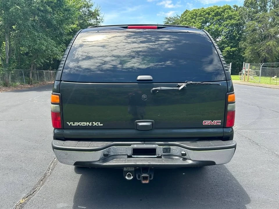 2005 GMC Yukon 2nd Gen - Image 4 of 11