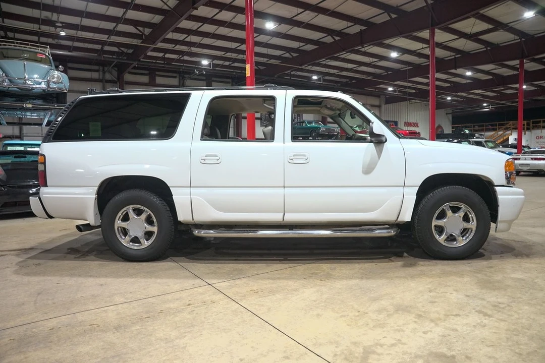 2005 GMC Yukon 2nd Gen - Image 10 of 21