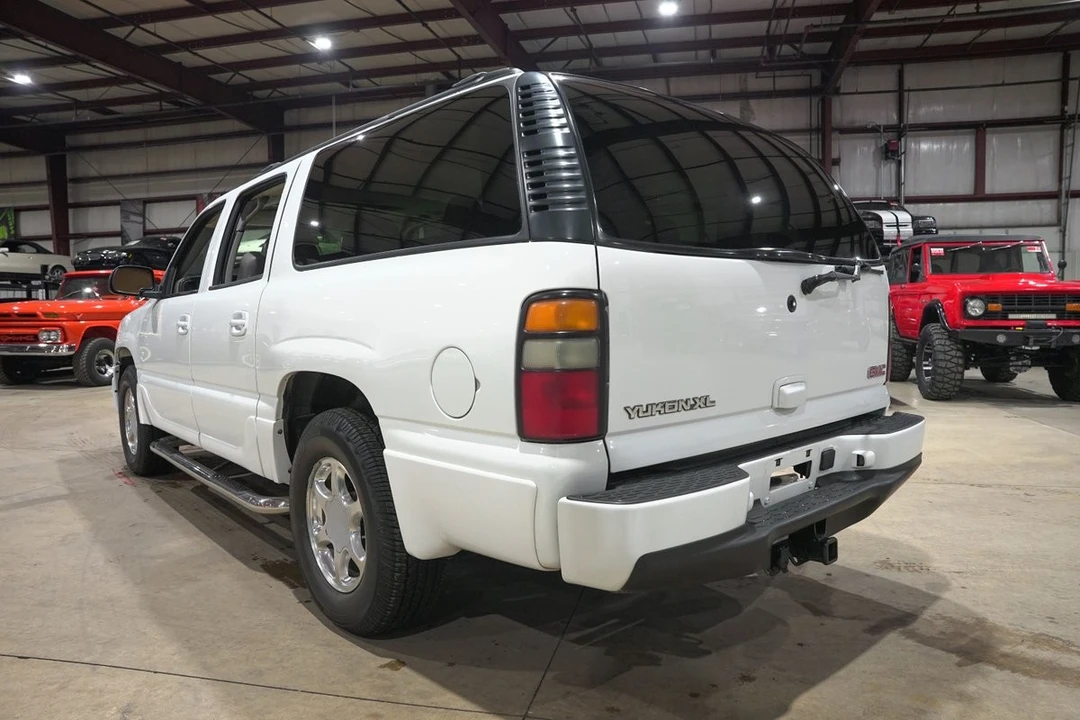 2005 GMC Yukon 2nd Gen - Image 6 of 12