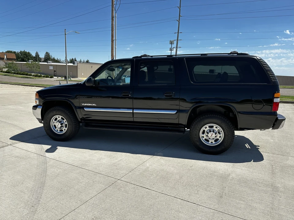 2005 GMC Yukon 2nd Gen - Image 9 of 31