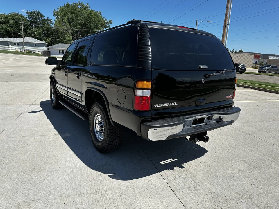 2005 GMC Yukon 2nd Gen - Image 11 of 31