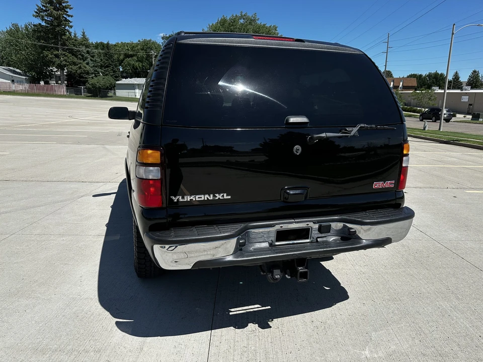 2005 GMC Yukon 2nd Gen - Image 12 of 31