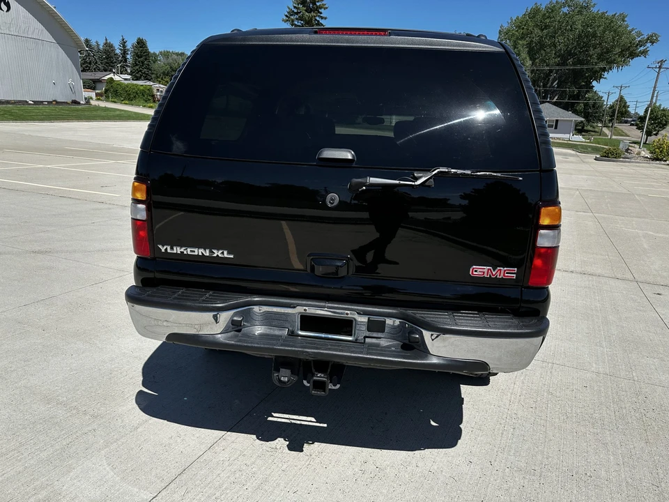 2005 GMC Yukon 2nd Gen - Image 13 of 31