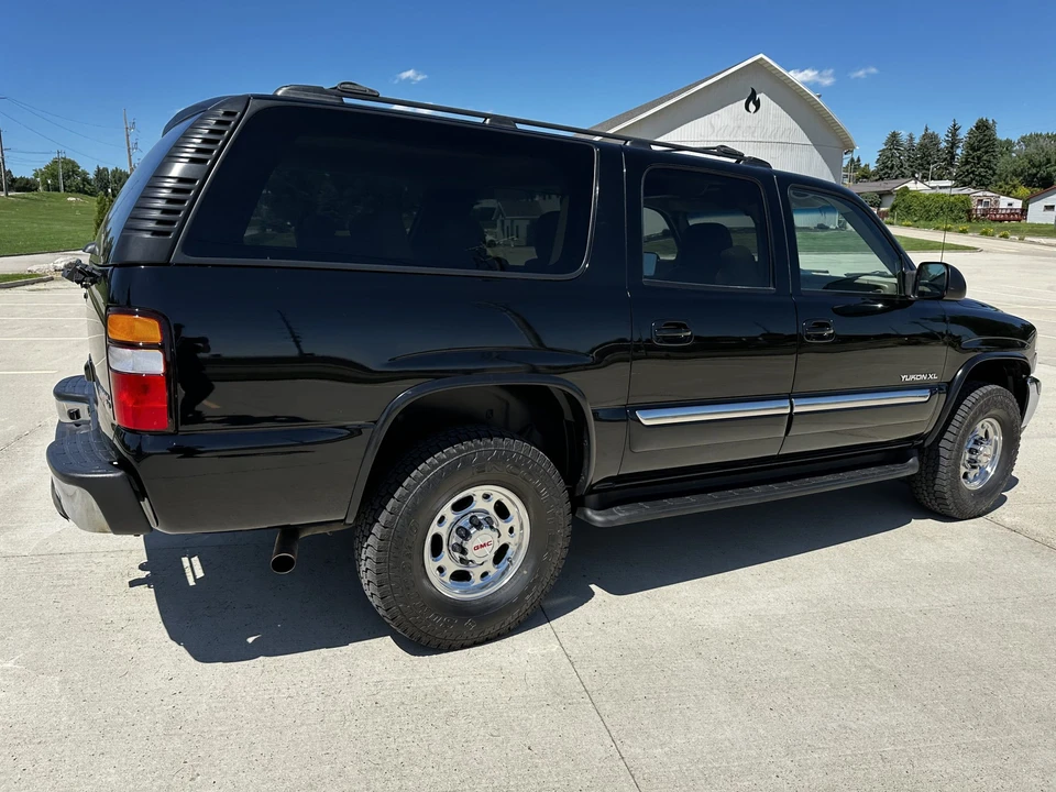 2005 GMC Yukon 2nd Gen - Image 15 of 31