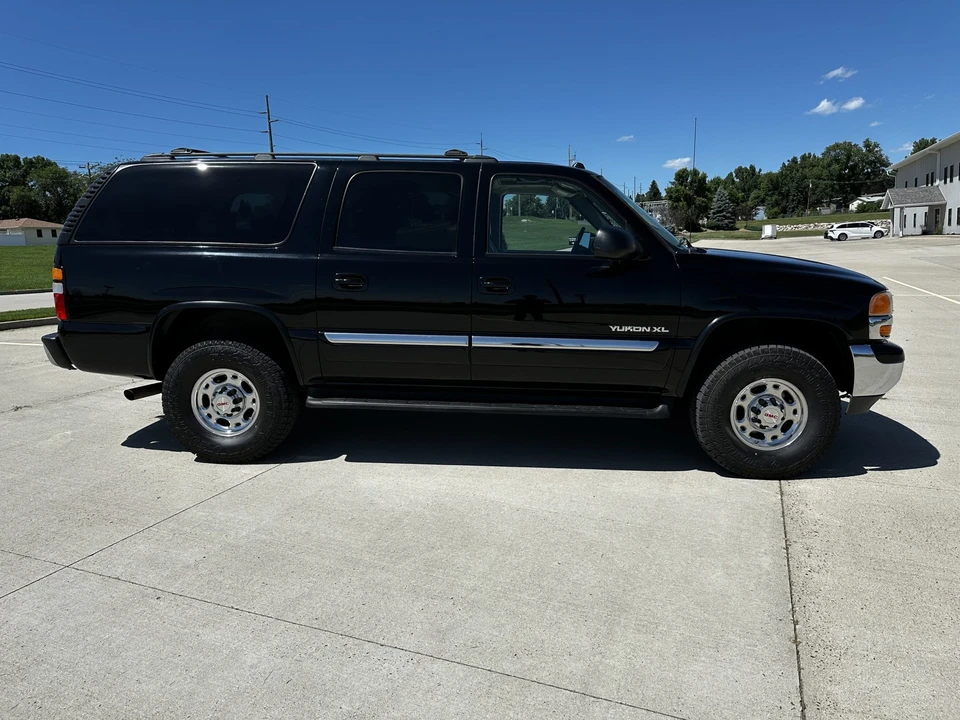 2005 GMC Yukon 2nd Gen - Image 16 of 31
