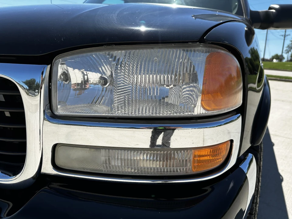 2005 GMC Yukon 2nd Gen - Image 19 of 31