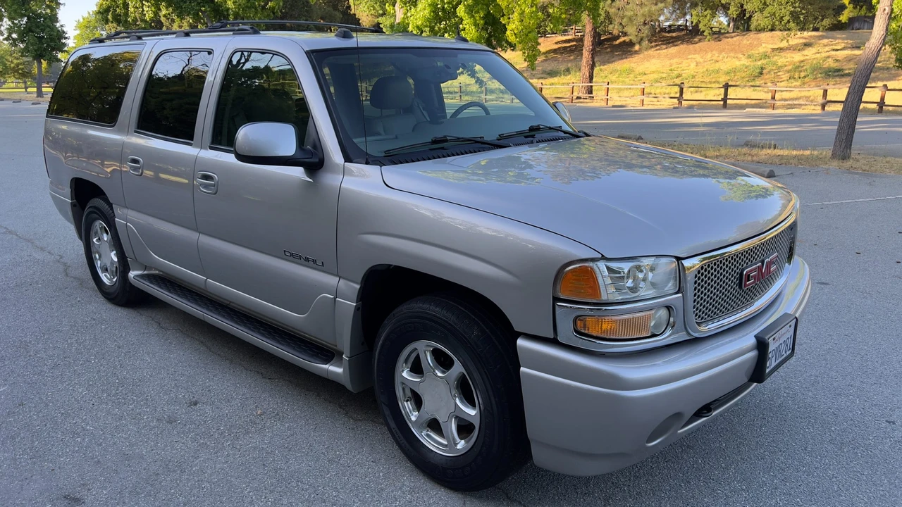 2005 GMC Yukon 2nd Gen - Image 17 of 31