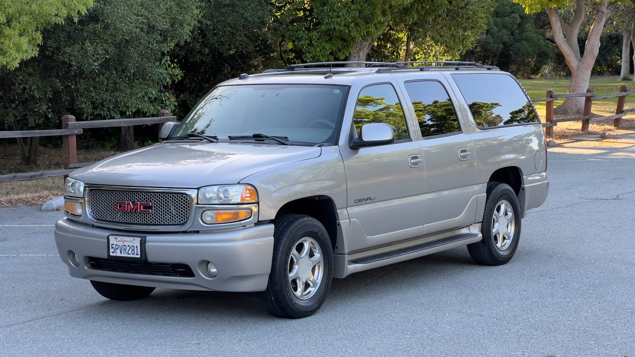 2005 GMC Yukon 2nd Gen - Image 3 of 31