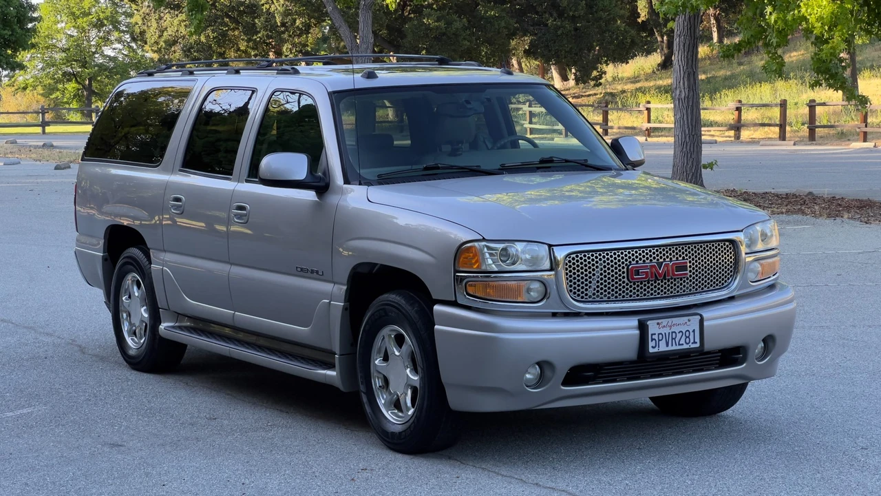 2005 GMC Yukon 2nd Gen - Image 14 of 31