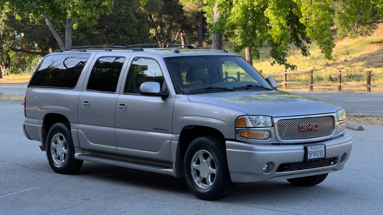 2005 GMC Yukon 2nd Gen - Image 15 of 31