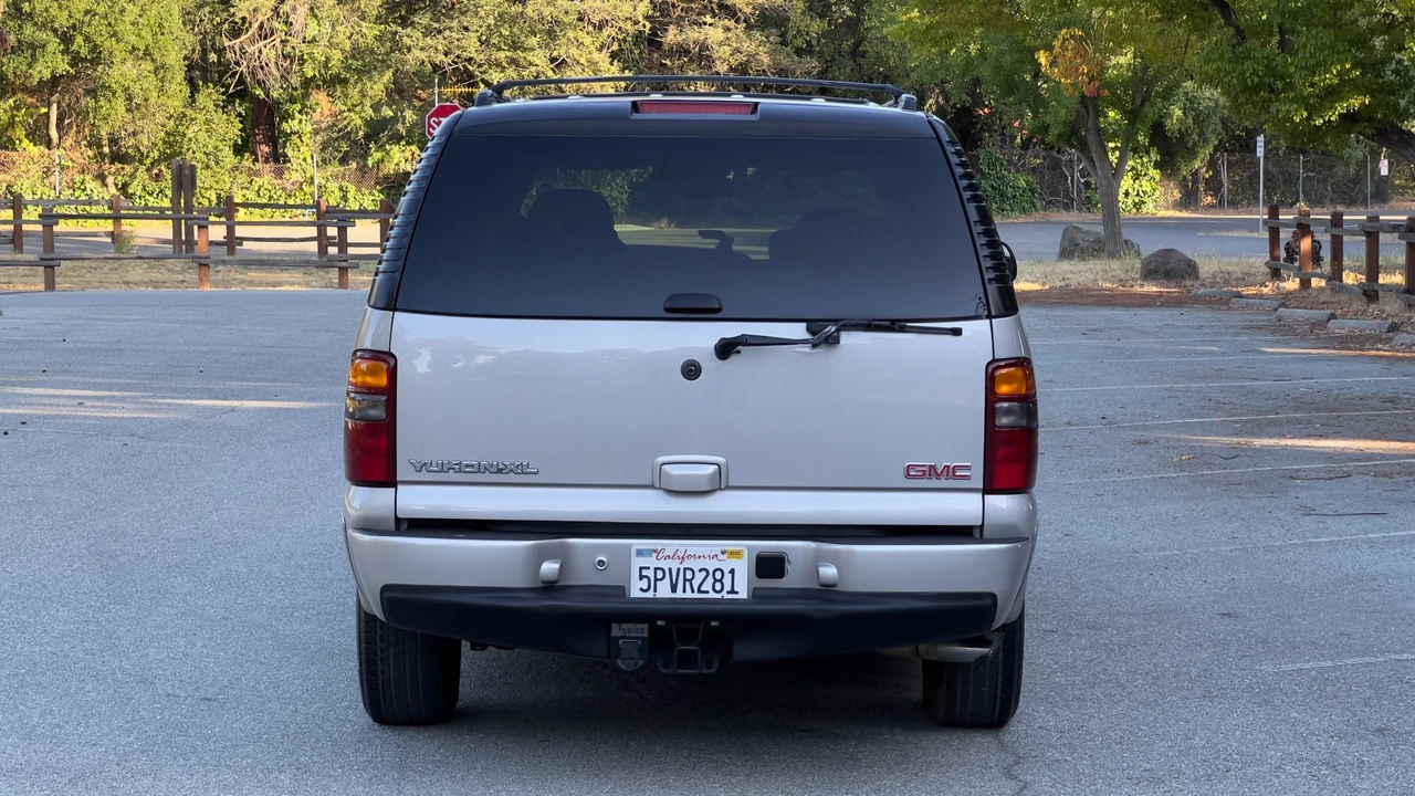 2005 GMC Yukon 2nd Gen - Image 24 of 31