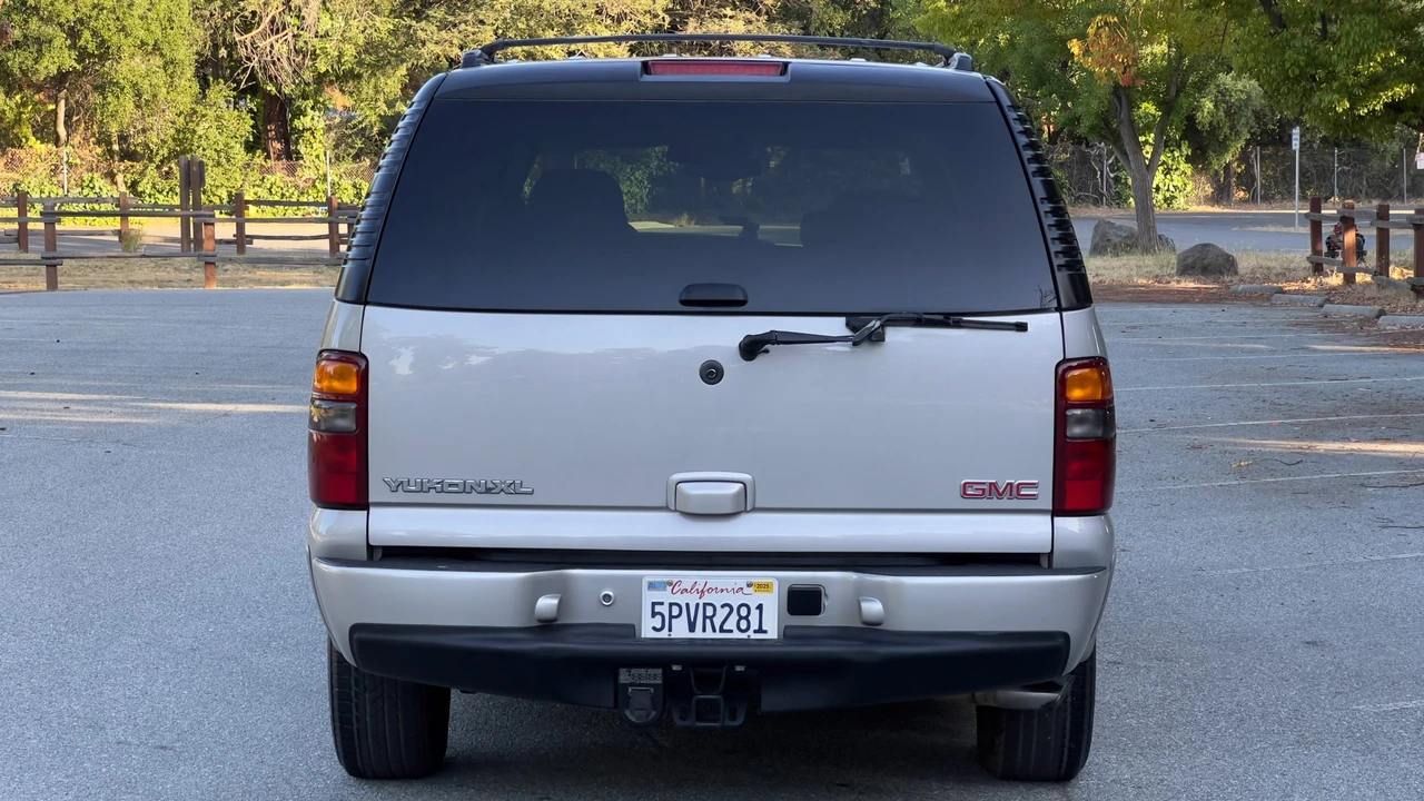 2005 GMC Yukon 2nd Gen - Image 23 of 31
