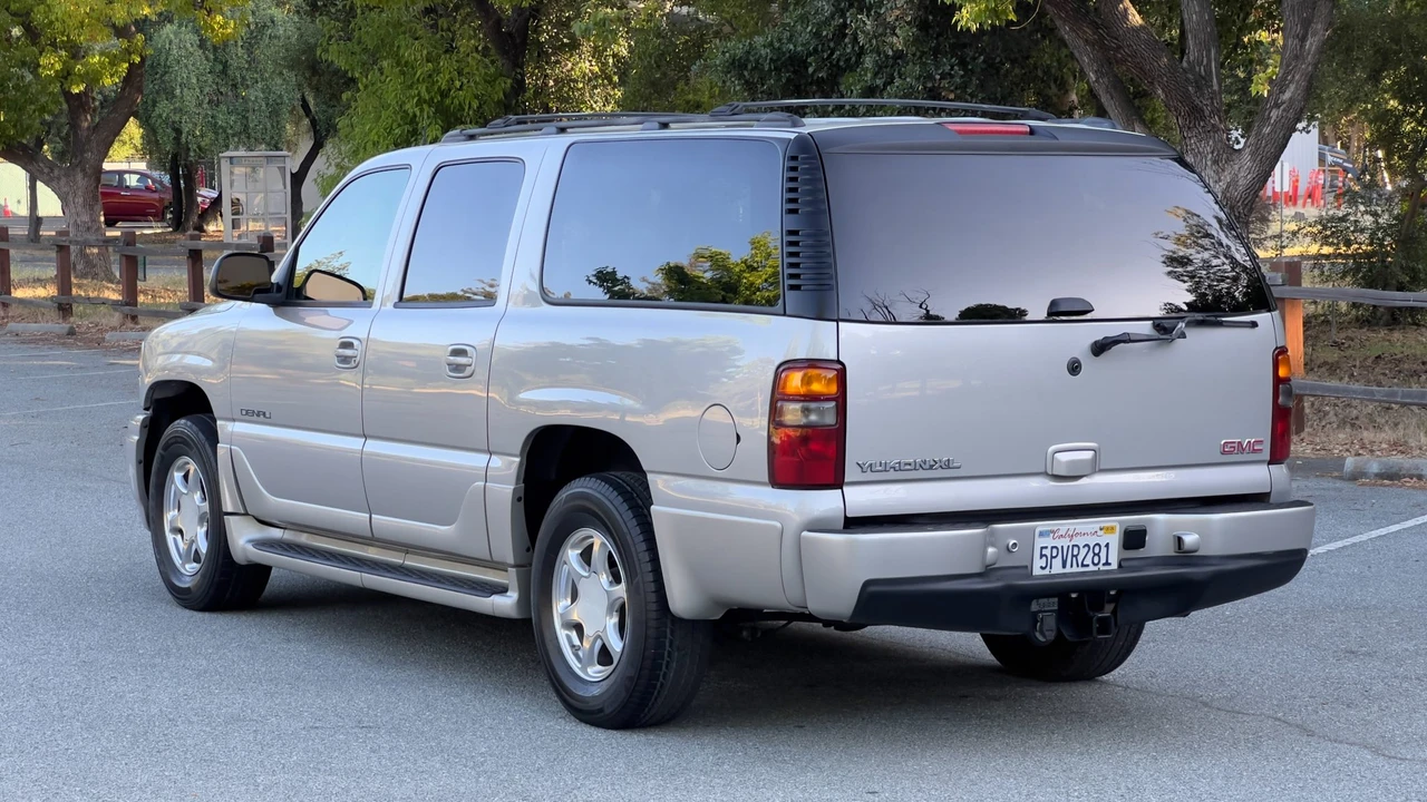 2005 GMC Yukon 2nd Gen - Image 26 of 31