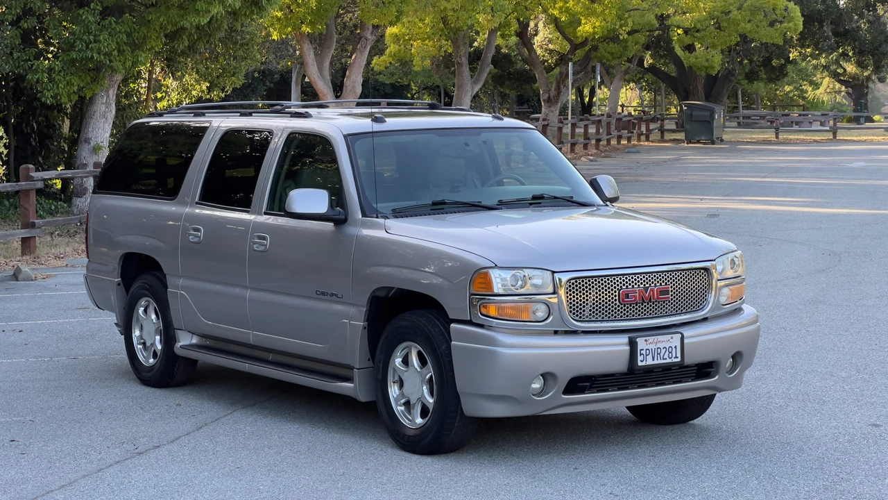 2005 GMC Yukon 2nd Gen - Image 13 of 31