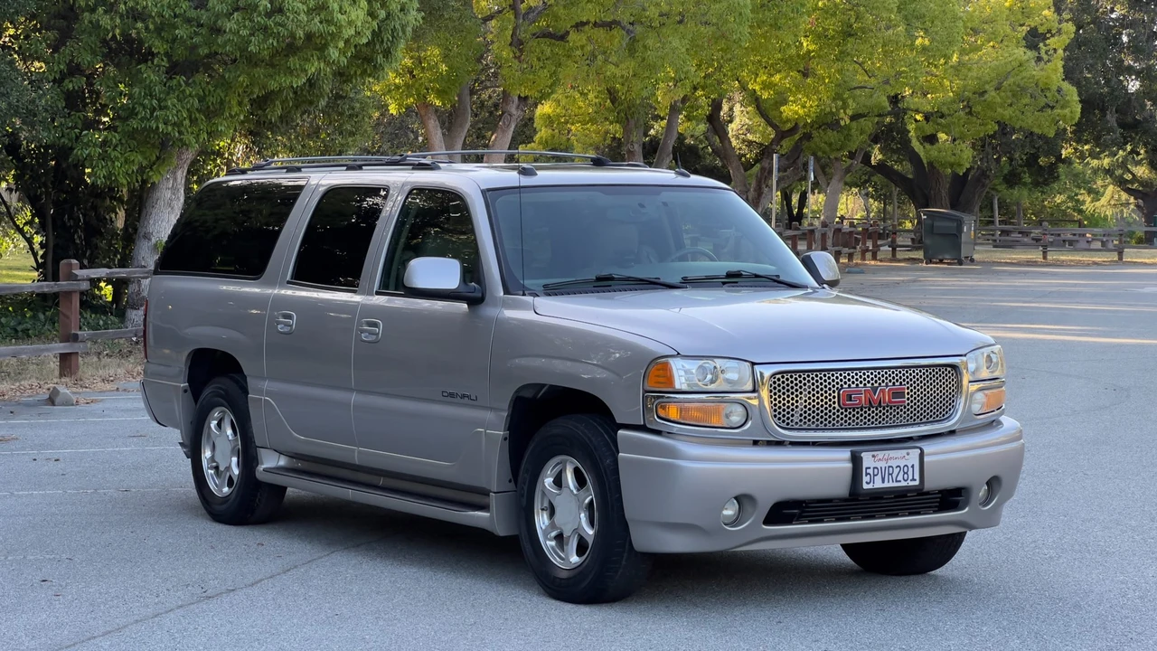 2005 GMC Yukon 2nd Gen - Image 12 of 31