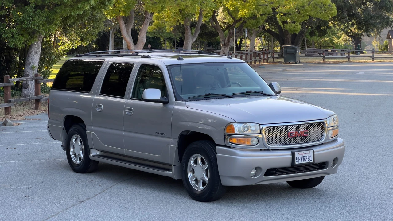 2005 GMC Yukon 2nd Gen - Image 9 of 31