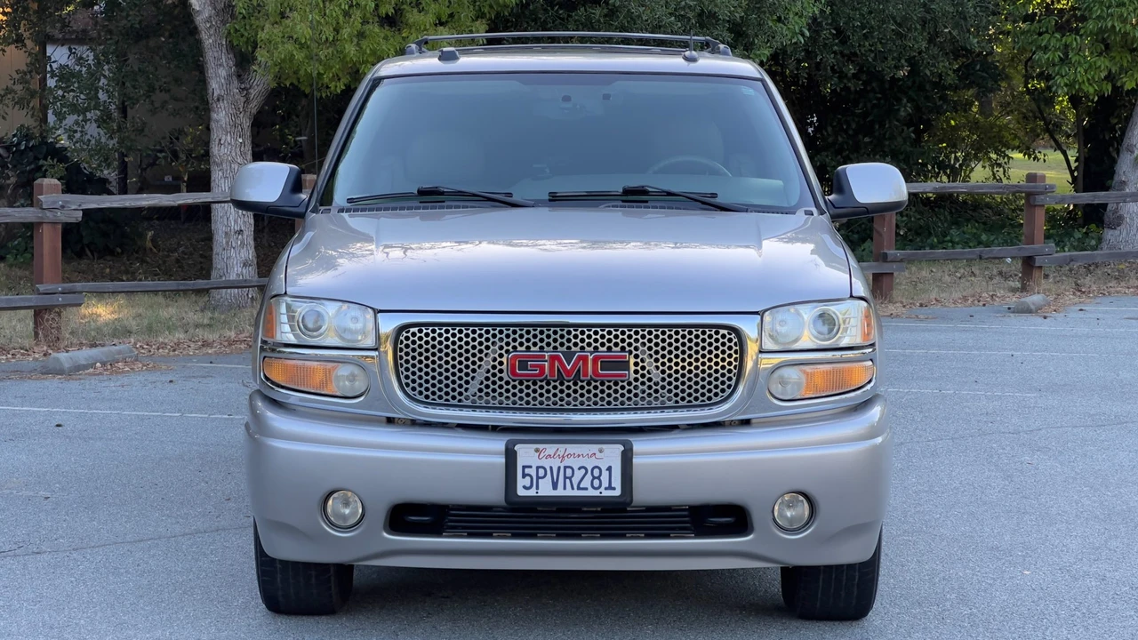 2005 GMC Yukon 2nd Gen - Image 8 of 31