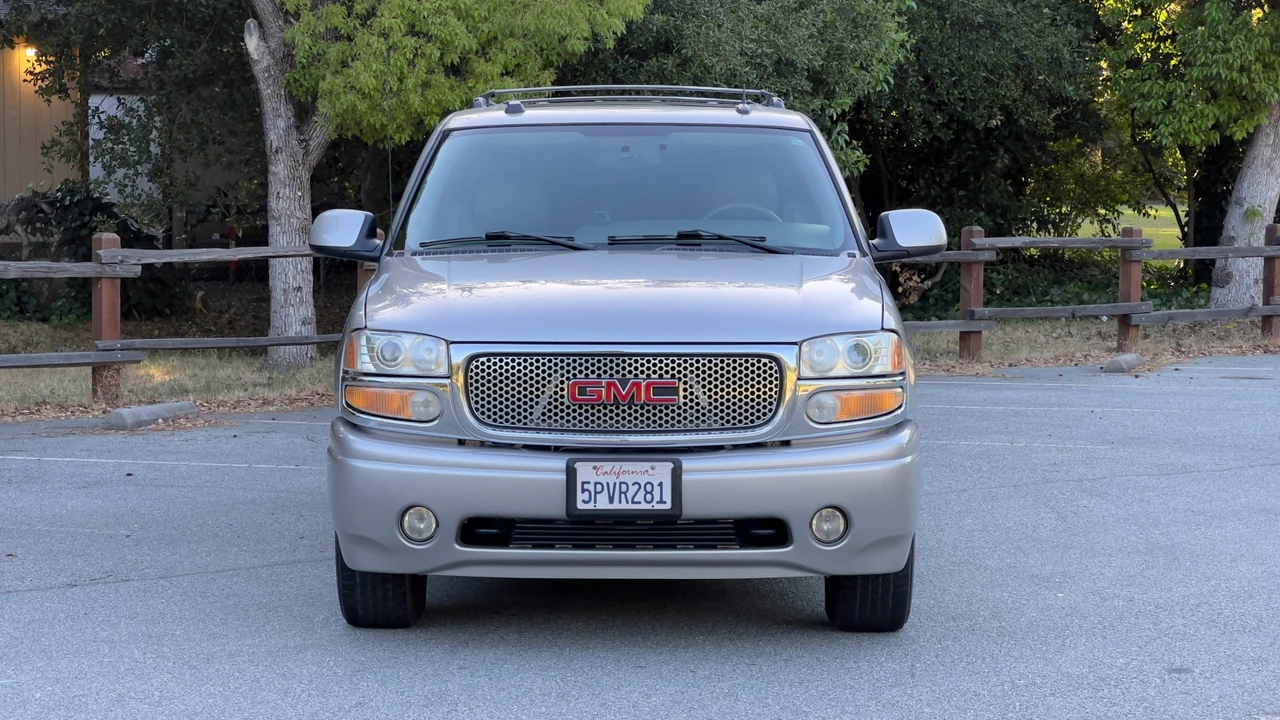 2005 GMC Yukon 2nd Gen - Image 7 of 31