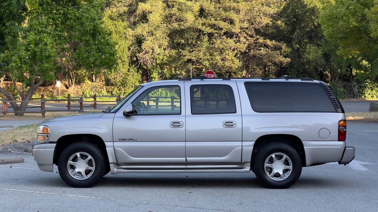 2005 GMC Yukon 2nd Gen - Image 28 of 31