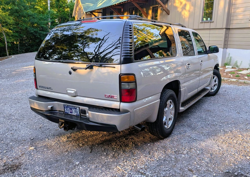 2005 GMC Yukon 2nd Gen - Image 25 of 31