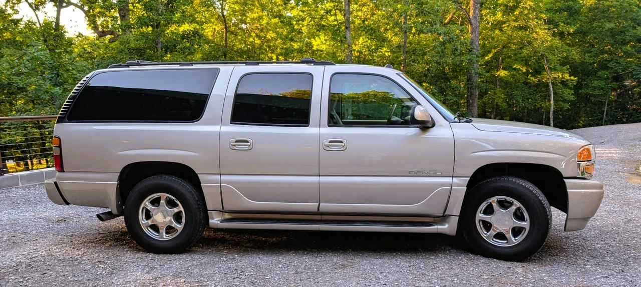 2005 GMC Yukon 2nd Gen - Image 27 of 31