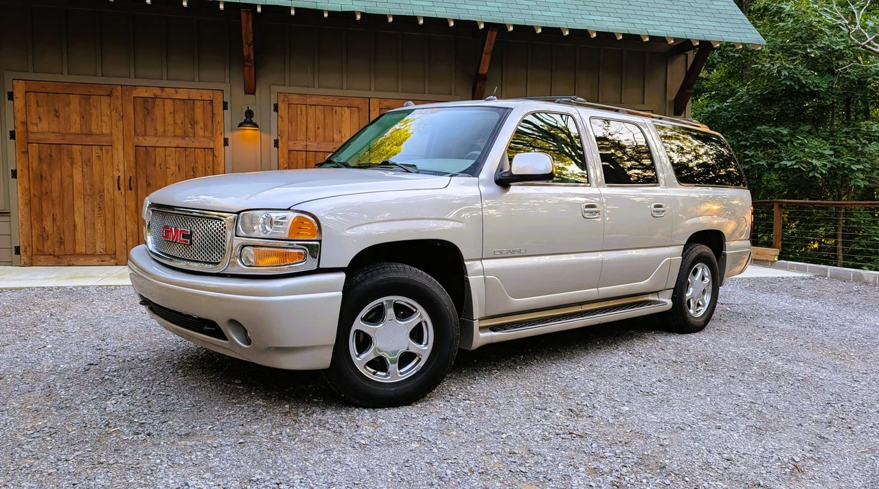 2005 GMC Yukon 2nd Gen - Image 6 of 31