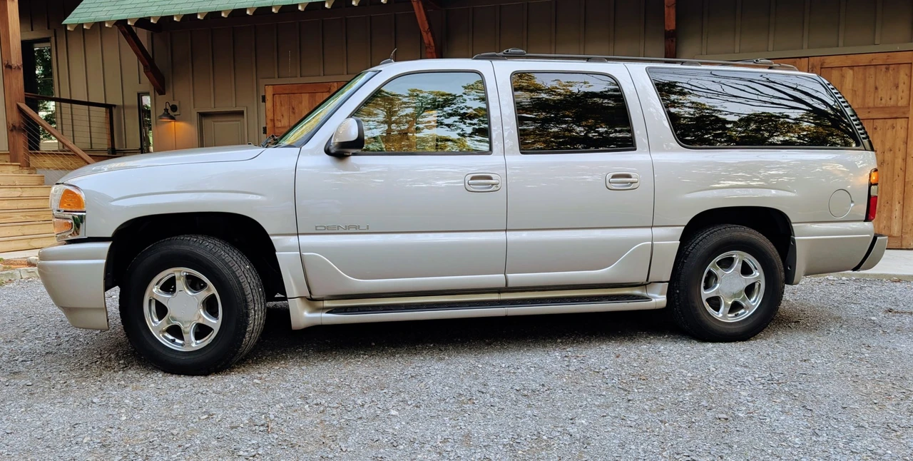 2005 GMC Yukon 2nd Gen - Image 13 of 31