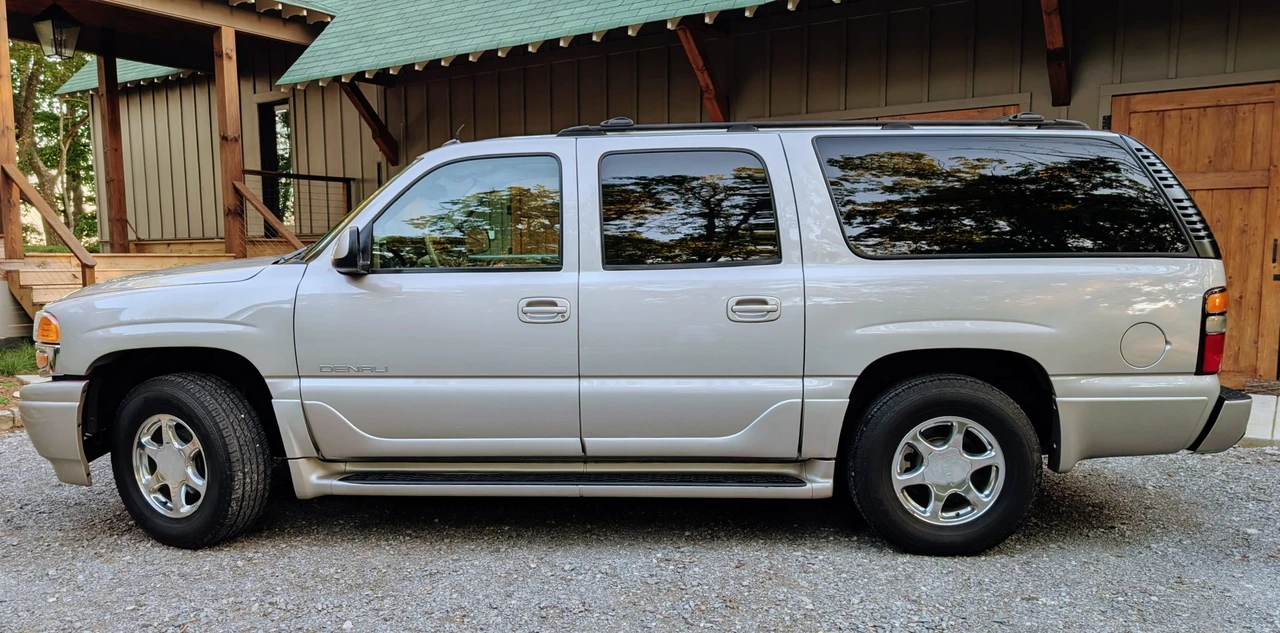 2005 GMC Yukon 2nd Gen - Image 16 of 31