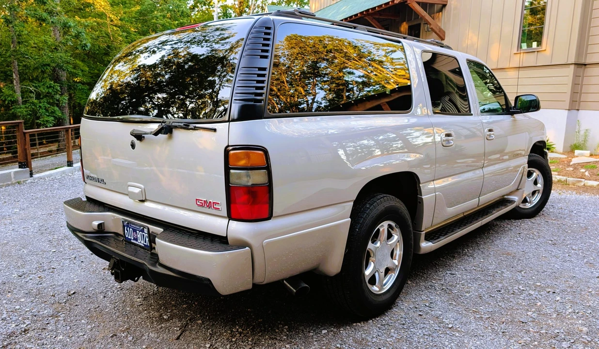 2005 GMC Yukon 2nd Gen - Image 24 of 31