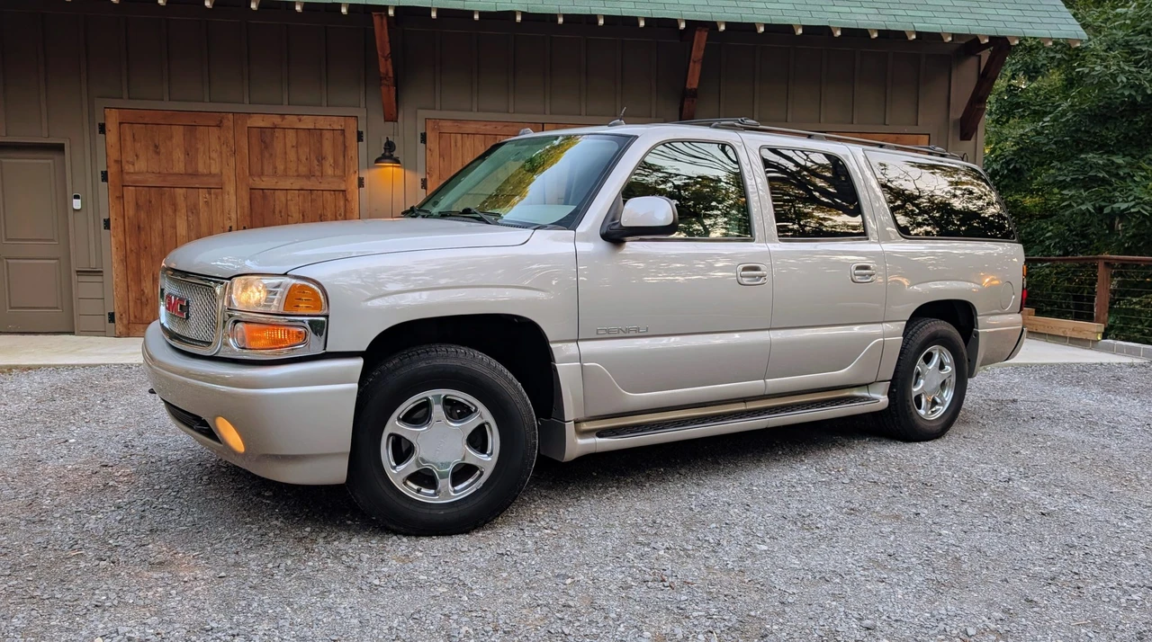 2005 GMC Yukon 2nd Gen - Image 7 of 31