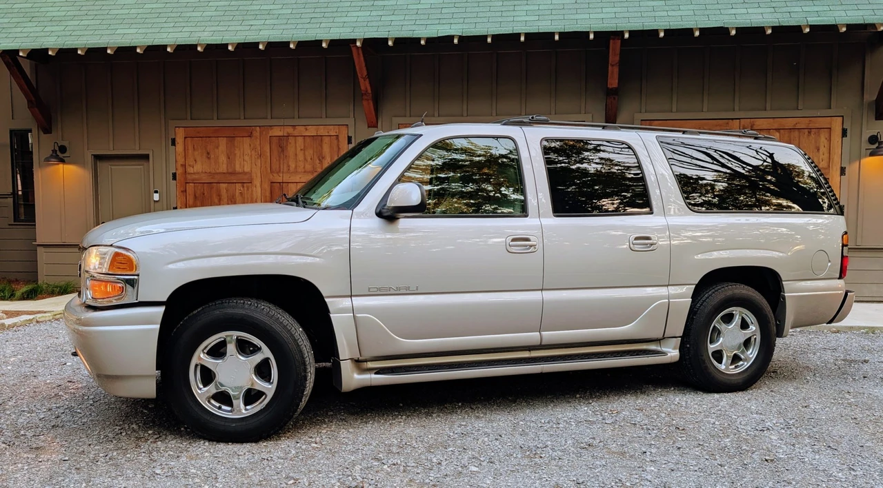 2005 GMC Yukon 2nd Gen - Image 9 of 31