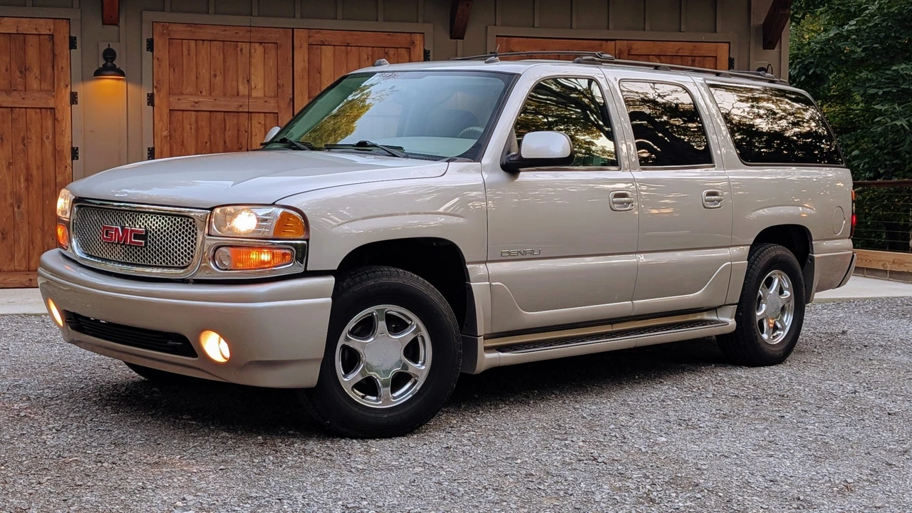 2005 GMC Yukon 2nd Gen - Image 5 of 31