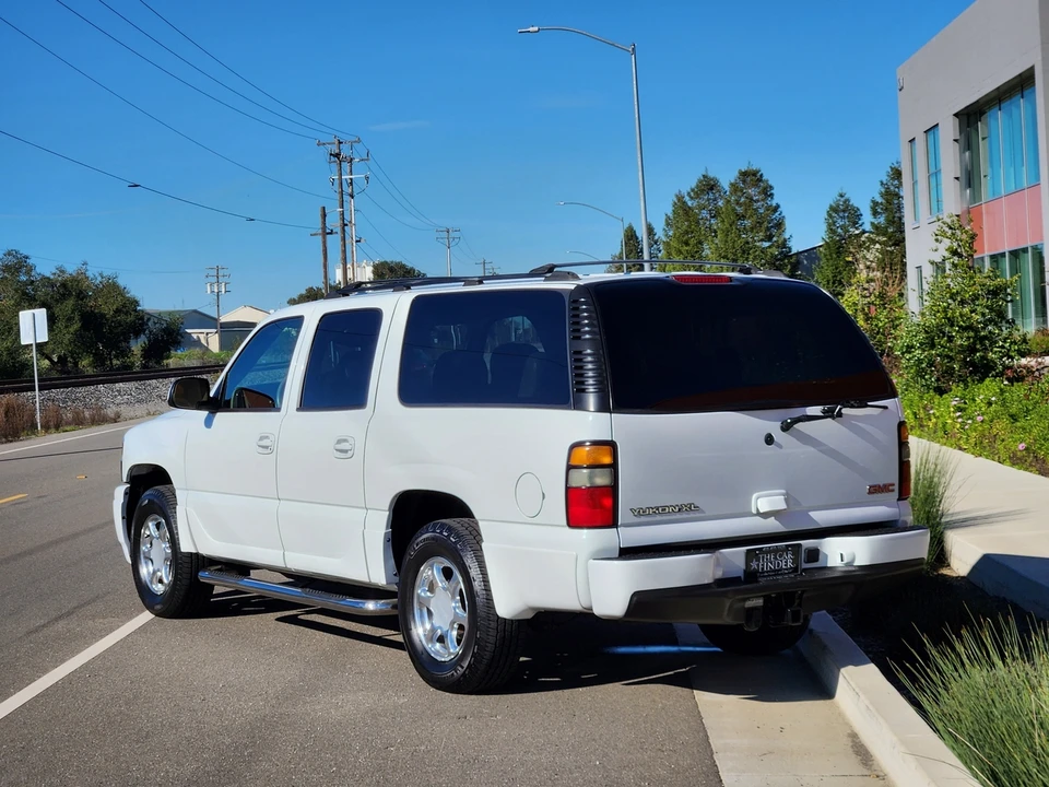 2005 GMC Yukon 2nd Gen - Image 8 of 31