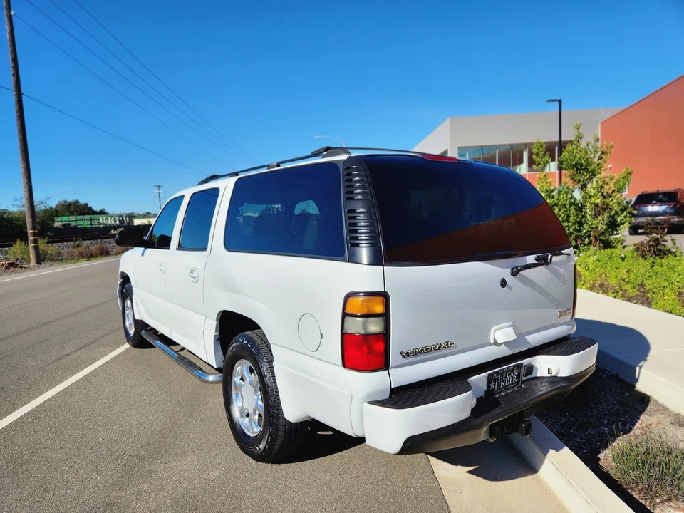 2005 GMC Yukon 2nd Gen - Image 24 of 31