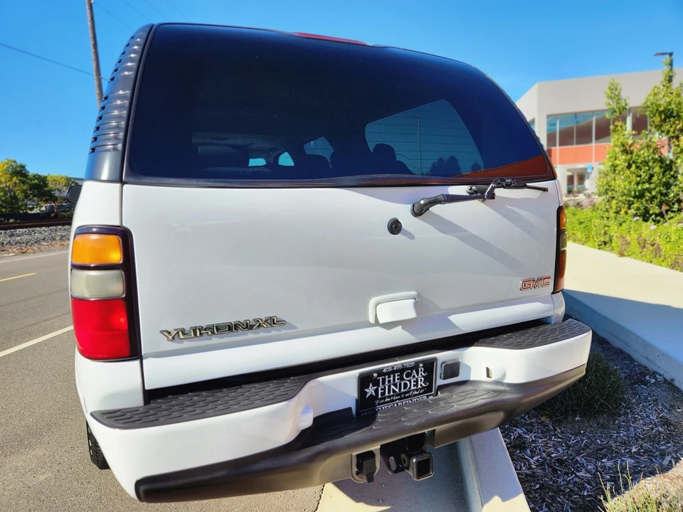 2005 GMC Yukon 2nd Gen - Image 25 of 31