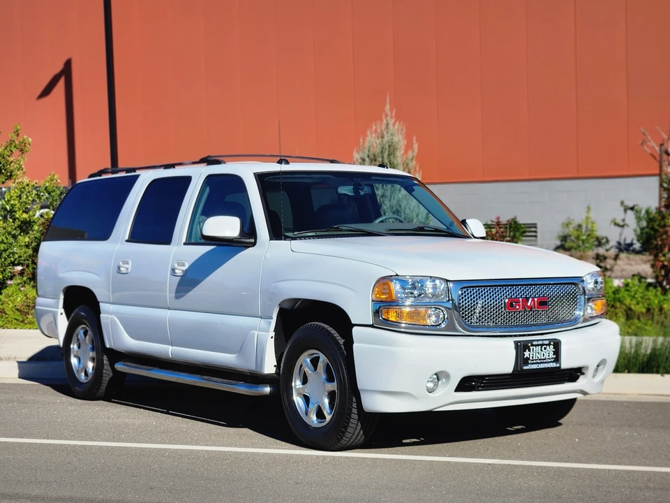 2005 GMC Yukon 2nd Gen - Image 17 of 31