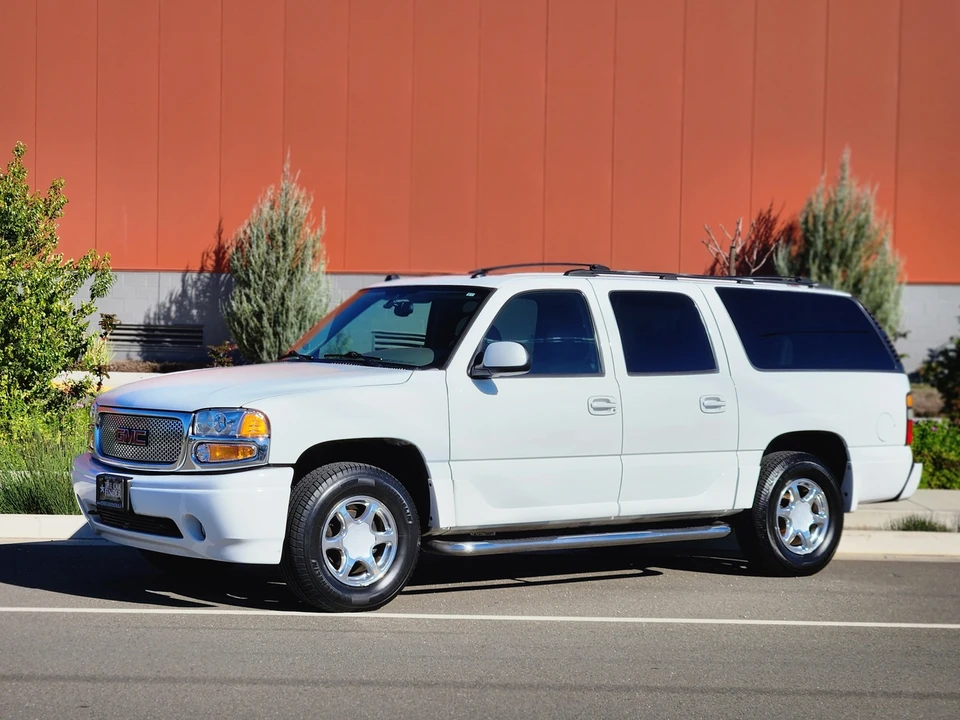 2005 GMC Yukon 2nd Gen - Image 3 of 31