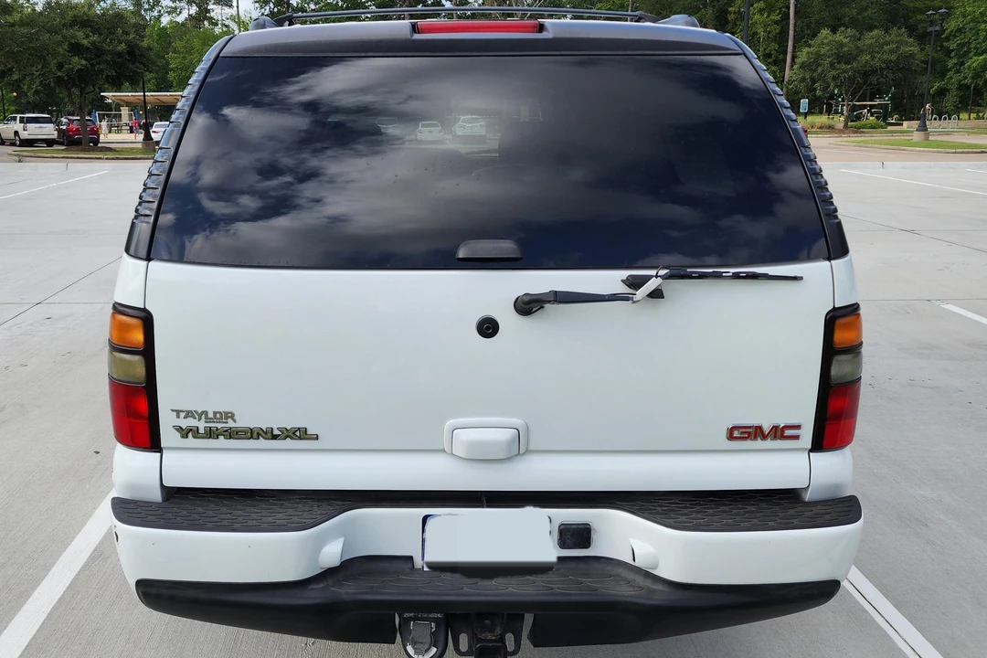 2005 GMC Yukon 3rd Gen - Image 5 of 31