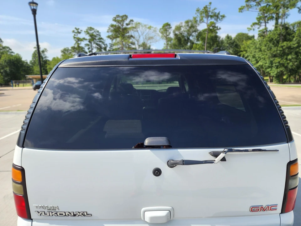 2005 GMC Yukon 3rd Gen - Image 26 of 31