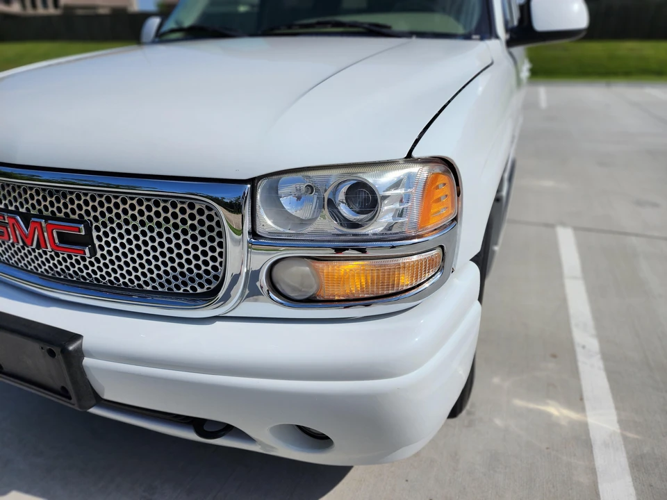 2005 GMC Yukon 3rd Gen - Image 18 of 31