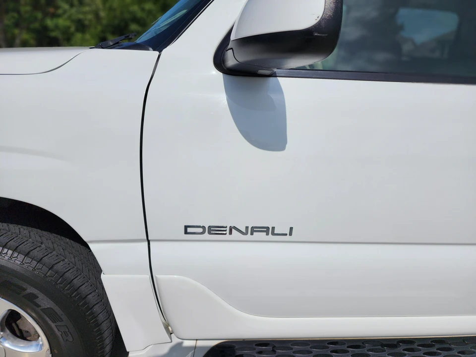 2005 GMC Yukon 3rd Gen - Image 21 of 31
