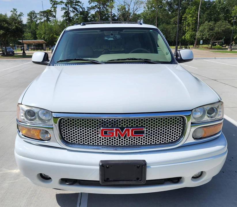 2005 GMC Yukon 3rd Gen - Image 8 of 31