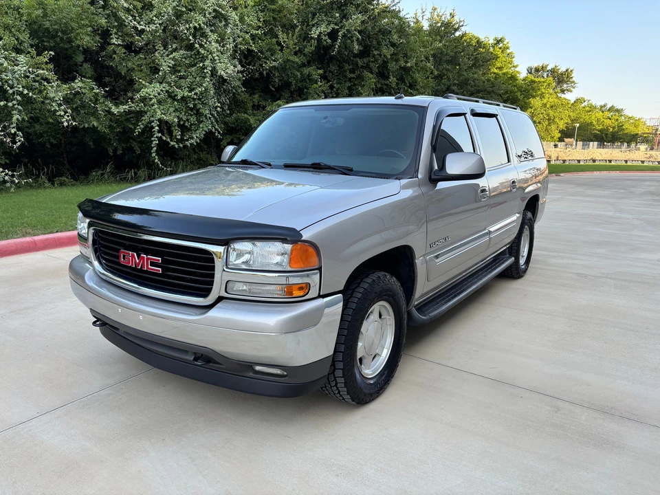 2005 GMC Yukon 2nd Gen - Image 2 of 31