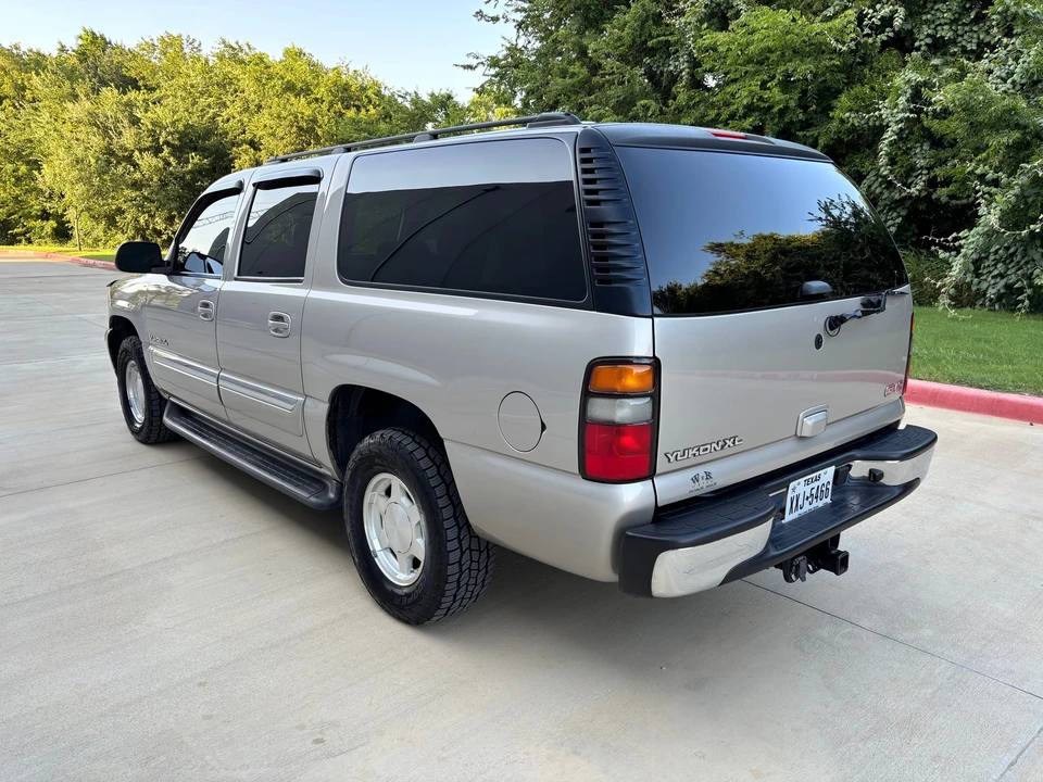 2005 GMC Yukon 2nd Gen - Image 4 of 31